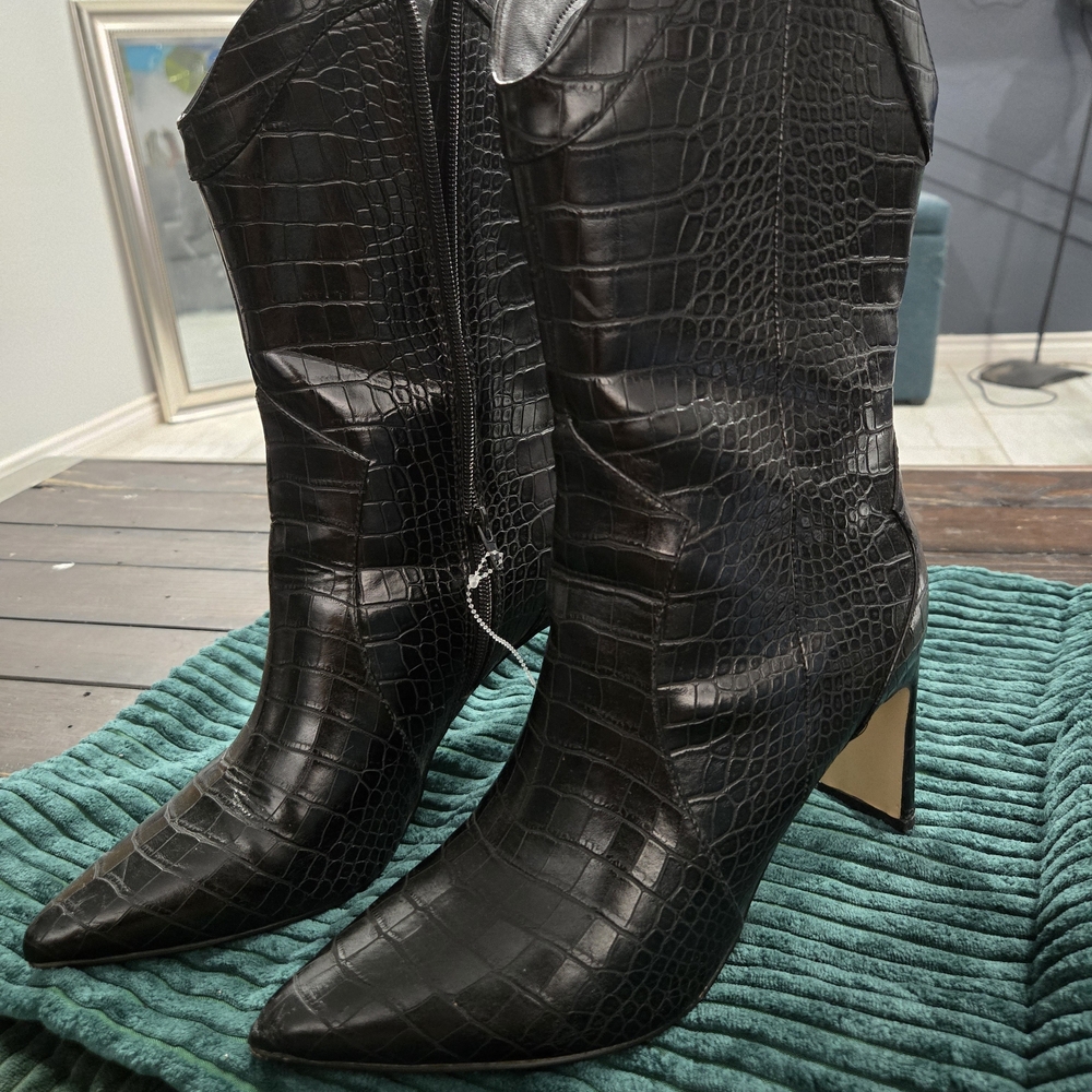 Chinese Laundry Black Croc-Patterned Heeled Boots